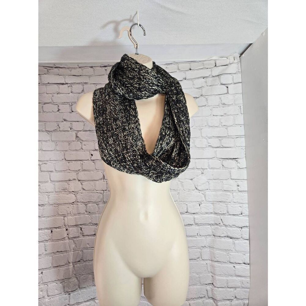 Vince Camuto Black/Silver Knit Infinity Scarf